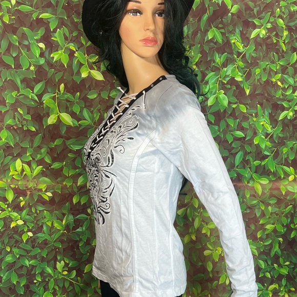 Affliction Women’s long sleeve sweater - Picture 4 of 15